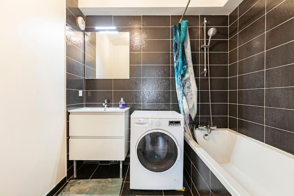 Grand Appartement , Paris La Defense Arena, 50 Metres De La Gare, 15 Min Champs Elysees 낭테르 외부 사진